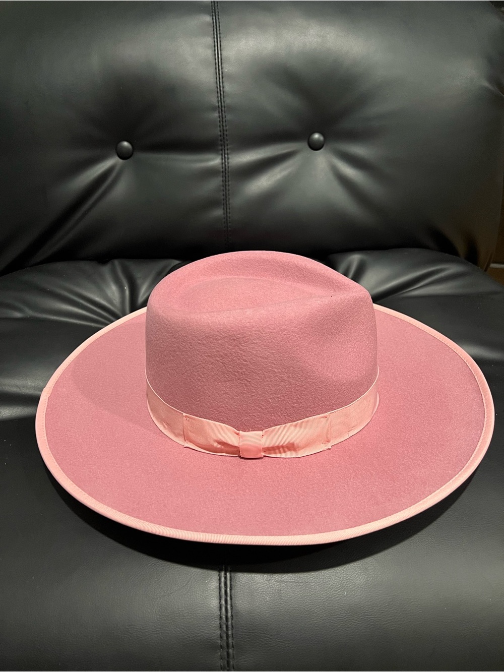 Angela & Willam pink woman's hat - Picture 9 of 10